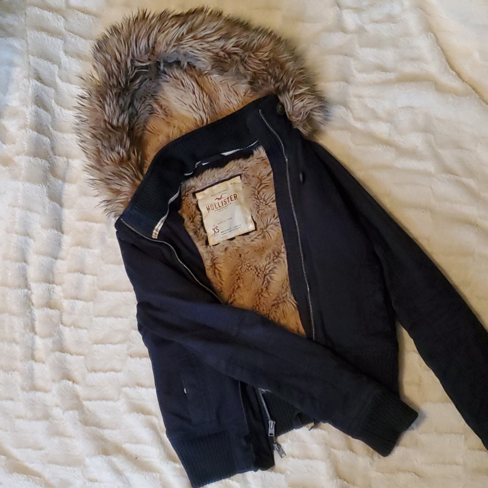 Hollister Women's Black Jacket with Faux Fur Hood